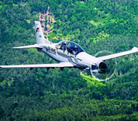 Erfolgreicher Jungfernflug des Trainingsflugzeuges DART-750.