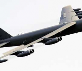 Neue Triebwerke für die B-52H Stratofortress.