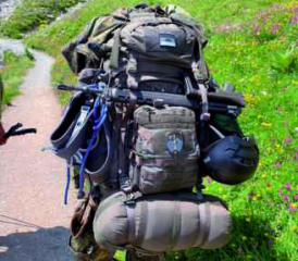 Die Kursteilnehmenden lernten rasch, zwischen notwendiger und überflüssiger Ausrüstung zu unterscheiden.