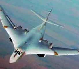 Erster Kampfwergesteigerter Schwenkflügelbomber Tu-160M übergeben.