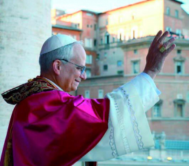 Papst Leo XIV auf dem Balkon des Petersdoms grüsst die Gläubigen.
