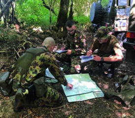 Befehlsausgabe an der Karte.