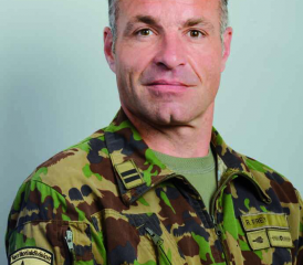 Oberstlt Raphael Frey wird diese Zeitschrift ab der nächsten Ausgabe zusammen mit Wm Cécile Kienzi in einer Co-Chefredaktion führen.