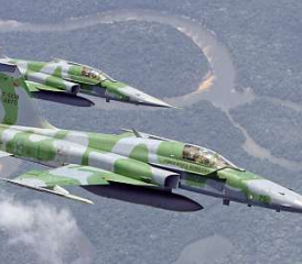 Kampfwertgesteigerte F-5M.