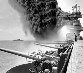 Mit dem Sieg in der Seeschlacht um Midway erhielten die USA die Initative im Pazifikkrieg.