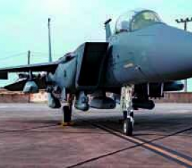 F-15E Strike Eagle mit fünf AGM-158 JASSM.