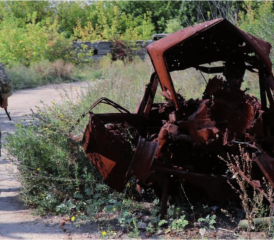 Auf dem Weg zur Contact Line. Die Minengefahr ist allgegenwärtig.