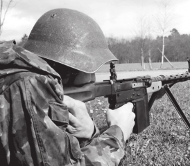 Das Sturmgewehr 57 im Truppenversuch auf dem Weg zur Serienreife.