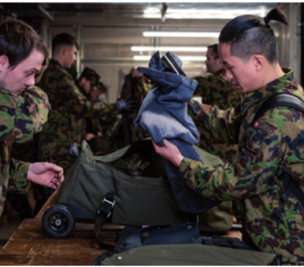 Wer will, kann die Dienstwaffe nach Dienstende behalten. Letztes Jahr wollten das knapp 10 Prozent.