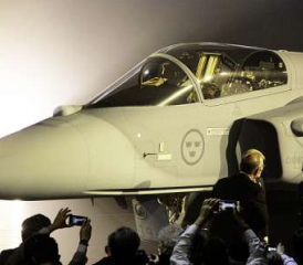 Saab-Werke in Linköpping: Der neue Gripen-E beim Roll-out im Mai 2015.