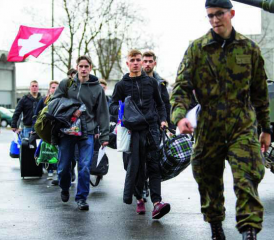 Jahr für Jahr gehen immer mehr wehrtaugliche Männer der Armee verloren. (Symbolbild).
