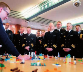 Der Bundeswehrverband beklagte am 26.2. – aber auch schon Wochen und Monate zuvor - «massive Probleme» bei Munition, Fahrzeugen, Schiffen, Flugzeugen und Ersatzteilen. Im Bild: Marineoffiziere bei einer Ausbildung.