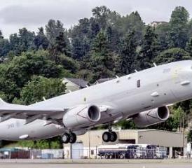 Übergabe des ersten Seeaufklärers Poseidon MRA1 an die Royal Air Force.