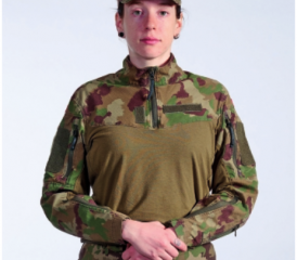 Neu werden die Hände vor dem Körper gehalten.