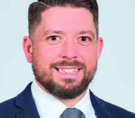 Dr. oec. Patrick Hofstetter, Kdt Geb Inf Bat 29 und Dozent an der MILAK, doziert die Transfermodule des FLG Einh.