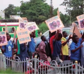 Im August 2020 putschte das malische Militär gegen den malischen Präsidenten Ibrahim Keita. Im Bild: Anti-Regierungsdemonstranten.