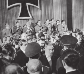 Gründung der Bundeswehr durch Verteidigungsminister Theodor Blank am 12. November 1955.