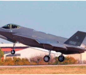 Die ersten F-35A sind in Polen angekommen.