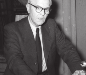 Im Auftrag der DDR sollte sich Paulus in der Nachkriegszeit gegen die Aufstellung der Bundeswehr einsetzen.