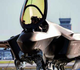 Die Schweiz hat im Rahmen des Projekts Air2030 36 Kampfflugzeuge des Typs F-35A des US-amerikanischen Herstellers Lockheed Martin bestellt.