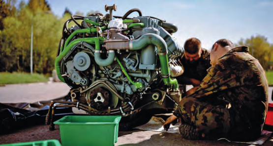 Während der gleichzeitig laufenden Verbandsübung wurden die Panzer von den Mechanikern instandgesetzt.