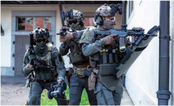 Der Weg in das MP Spez Det beginnt mit einem mehrmonatigen, intensiven Auswahlverfahren, das nicht nur die körperliche Eignung, sondern auch die mentale Stärke der Kandidaten testet.