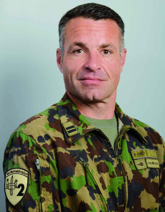 Oberstlt Raphael Frey wird diese Zeitschrift ab der nächsten Ausgabe zusammen mit Wm Cécile Kienzi in einer Co-Chefredaktion führen.