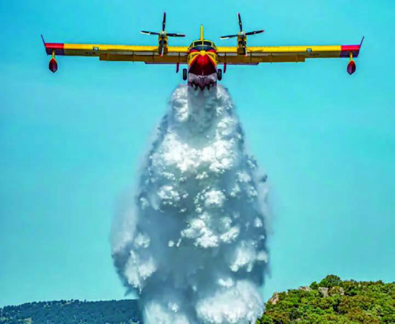 Die Wasserbomber des Typs CL-415T der spanischen Ejército del Aire y del Espacio haben allein am 17. September 2024 neun Flugstunden zur Bekämpfung der Waldbrände in Portugal absolviert.