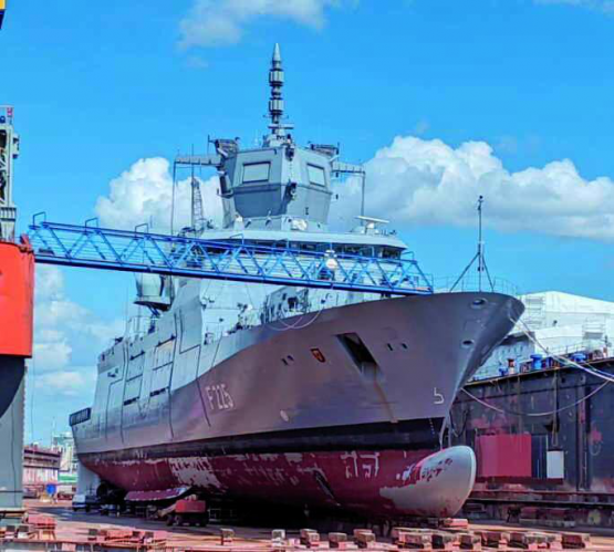 Die 20 000 Tonnen grosse «Frankfurt am Main» wird auf der Weltumrundung 2024 die Versorgung der deutschen Kampfgruppe sicherstellen.