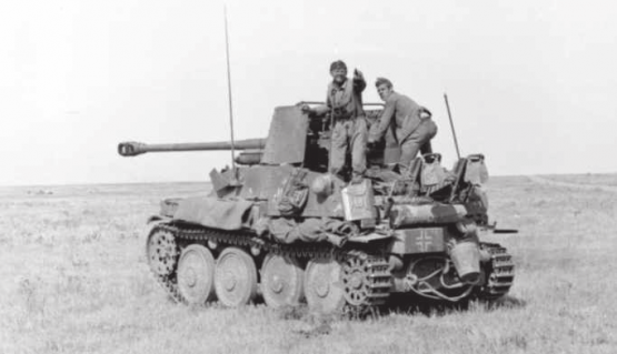 Die Kriegsmaschine des Dritten Reiches verschlang Unmengen an Treibstoff. Hitler hatte es deshalb auf wichtige Erdölgebiete am Kaspischen Meer abgesehen.