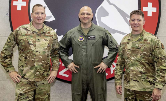 3 x Colonel, 3 x Pilot, 3 x Redner: Michael Miles, Drew Allen, David Buchanan.