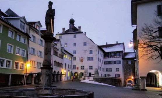 Der Hof zu Wil diente ehemals als Verwaltungszentrum des St. Galler Klosterstaates. Heute ist er im Eigentum einer Stiftung und öffentlich zugänglich.