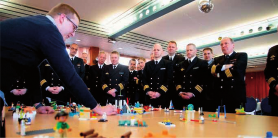 Der Bundeswehrverband beklagte am 26.2. – aber auch schon Wochen und Monate zuvor - «massive Probleme» bei Munition, Fahrzeugen, Schiffen, Flugzeugen und Ersatzteilen. Im Bild: Marineoffiziere bei einer Ausbildung.