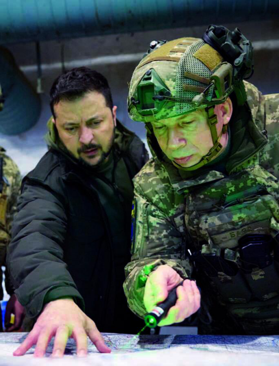 Präsident Selenskyj mit dem neuen Generalstabschef Generaloberst Syrskyj.