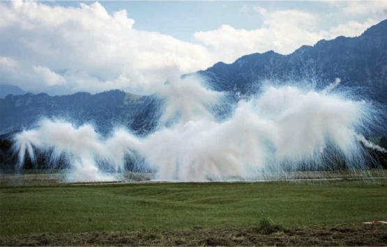 Die Nebelgranate verdeckt nicht nur die Sicht des Gegners. Sie stört auch Infrarot-Zielsysteme oder Waffen, die mit einem Laser in das Ziel gelenkt werden.
