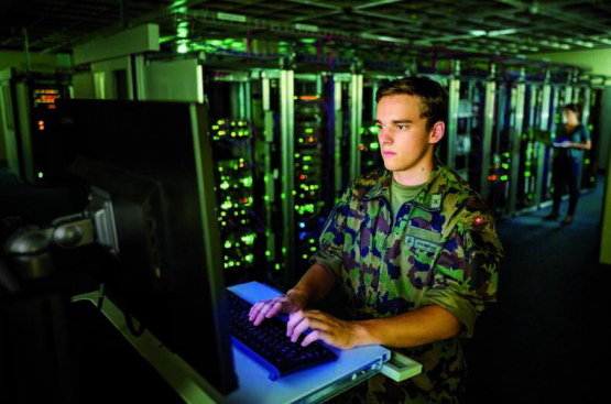 Der Cyber-Lehrgang dauert 40 Wochen.