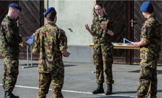 Frauen sollen anderen Frauen als Vorbild dienen. Das Marketing zu «Diversity» kann auch zu viel des Guten sein. Denn wer zu oft im Rampenlicht steht, wird nicht zwingend inkludiert sondern kann auch isoliert werden.