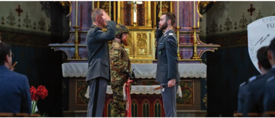 Ein wichtiger Meilenstein im Weg zum Offizier der Schweizer Armee: Die Bre ve tierung zum Leutnant.