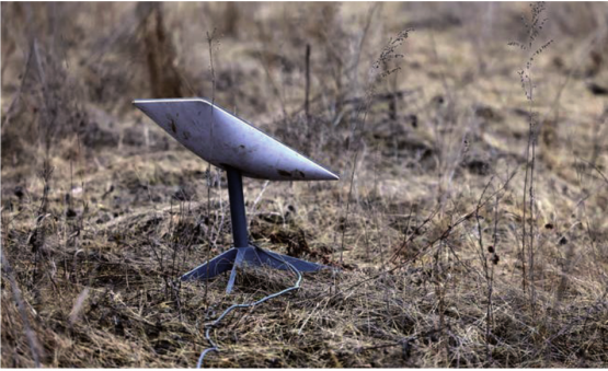 Ein landgestütztes Starlink-Terminal irgendwo in der Ukraine. Bild: NZZ